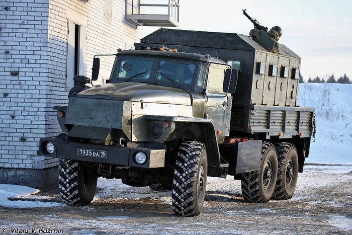 Xe vận tải bọc thép chuyên chở đặc nhiệm Ural Federal do hãng chế tạo Ural sản xuất.